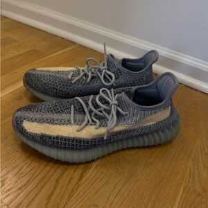 Men’s Yeezy Boost 350 Sneakers